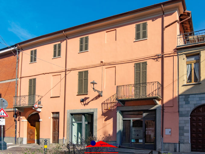 BUSCA via Umberto grande appartamento da ristrutturare